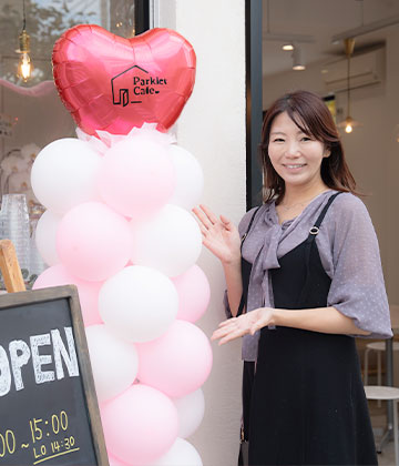 カフェオーナー